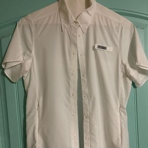 Columbia womens size medium short sleeve button up shirt